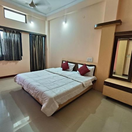 Hotel Chaitanya Maheshwar Esterno foto